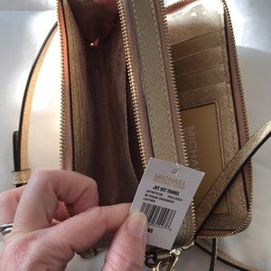 Michael Kors Jet Set Travel Crossbody